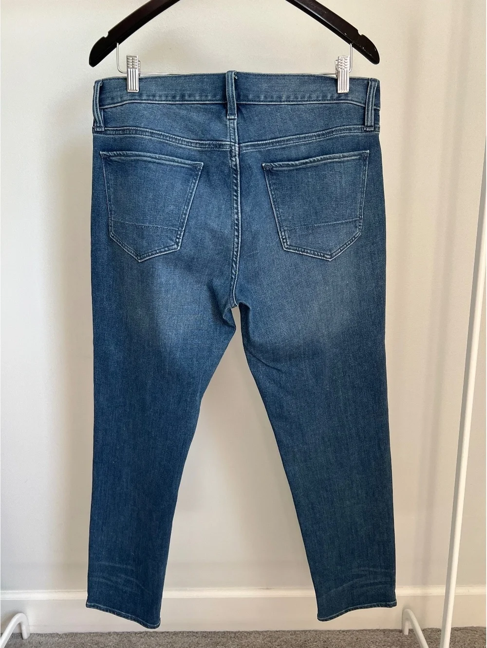 Banana Republic Travel Jeans Men’s 34x30 Slim Fit Stretch Medium Wash Denim